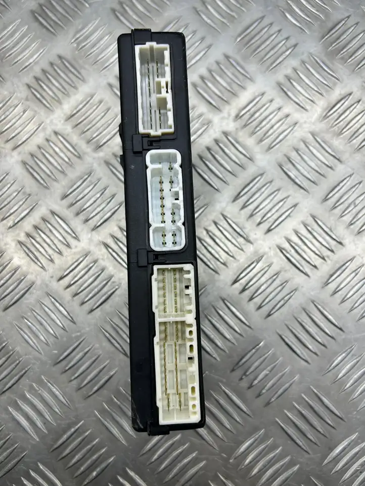 Volvo S40, V40 (2000 - 2004) 30896697 Модуль комфорта — фото 4