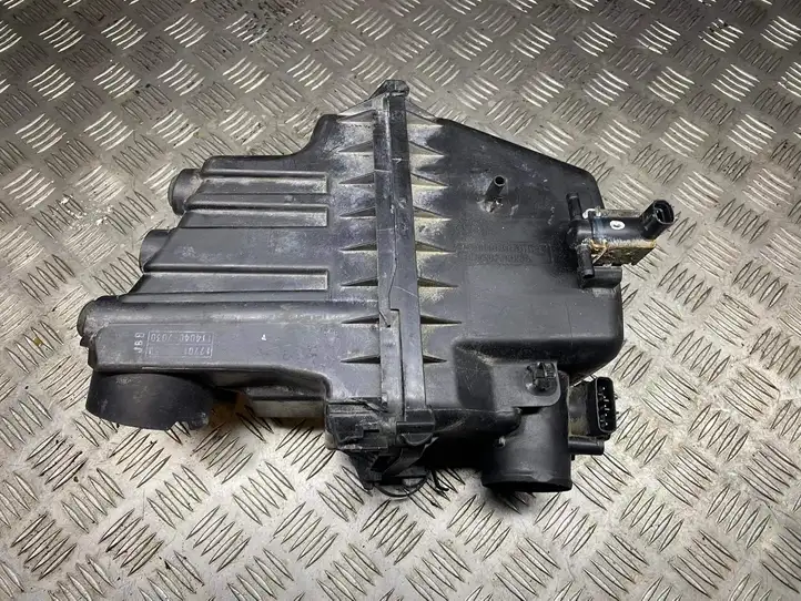 Toyota Avensis T250 (2006 - 2009) 2220422010 Датчик массового расхода воздуха — фото 1