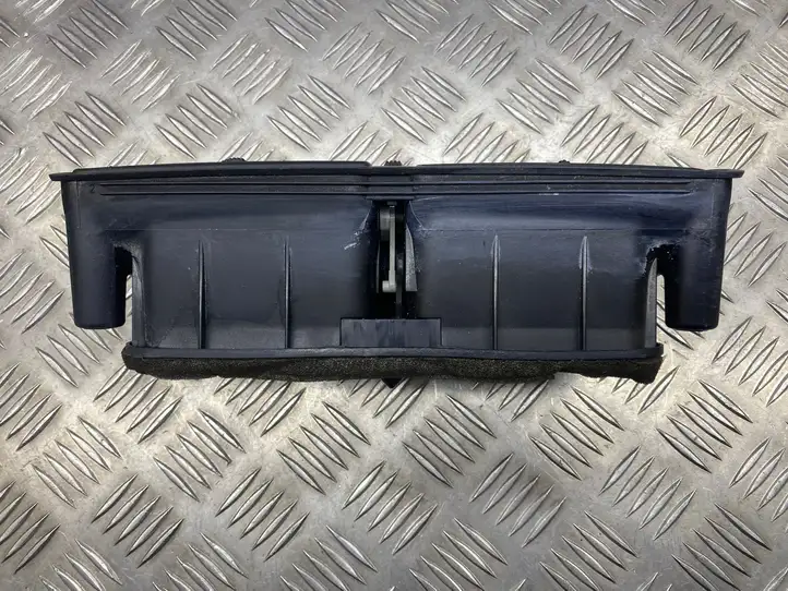 Volkswagen Golf IV (1998 - 2005) 1J0819736C Центральный воздушный дефлектор — фото 11