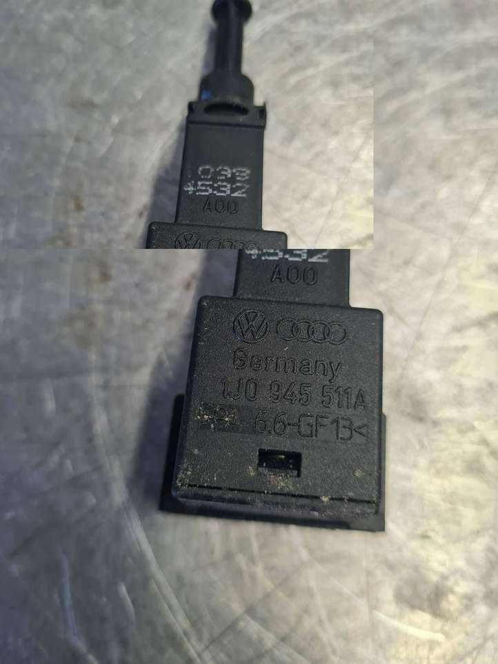 Volkswagen Golf IV (1998 - 2005)  1J0945511A Датчик тормозной педали
