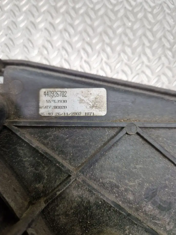 Opel Corsa D (2006 - 2010) 440926702 Дифузор радиатора — фото 2