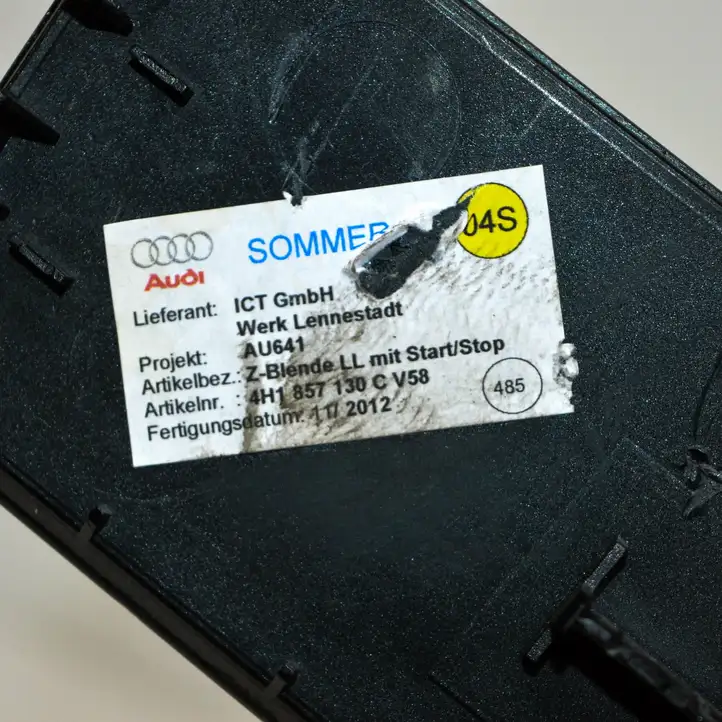 Audi A8 S8 D4 4H (2010 - 2014) 4H1857130C Отделка лючка топливного бака — фото 6