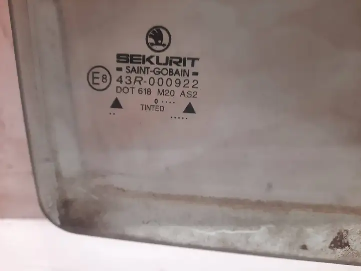 Skoda Fabia Mk1 (6Y) (1999 - 2007) 43R000922 Стекло задней двери — фото 3