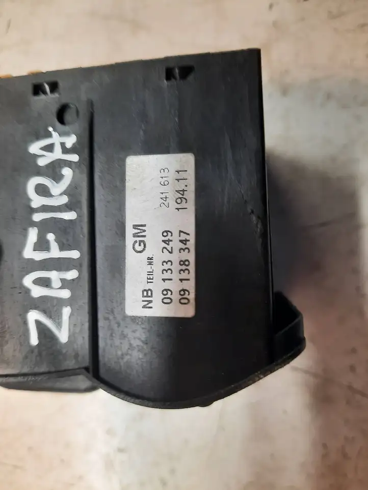 Opel Zafira B (2003 - 2006) 09138347 Включатель фонарей — фото 4