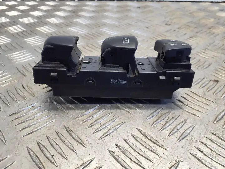 Nissan Qashqai (2013 - 2017) Кнопка стеклоподъемников — фото 1
