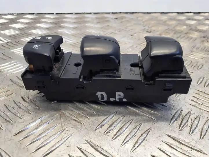 Nissan Qashqai (2013 - 2017) Кнопка стеклоподъемников — фото 4