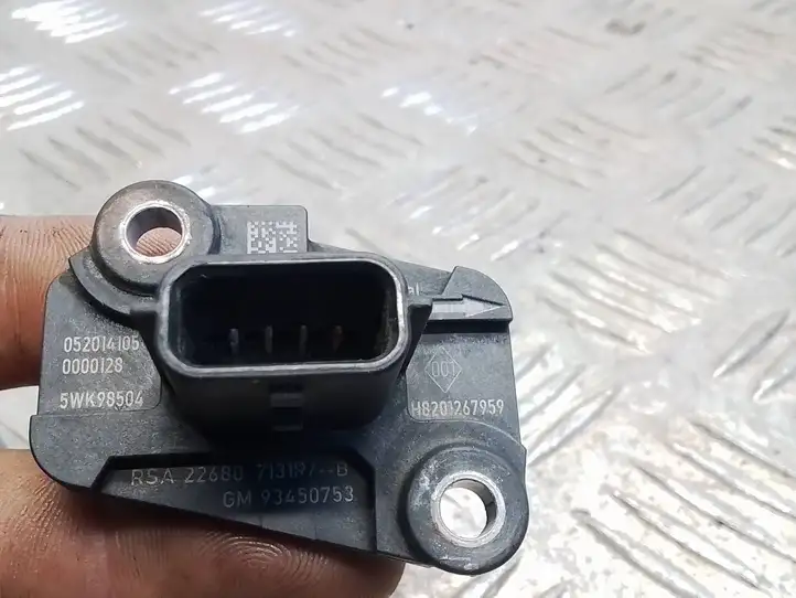 Nissan Qashqai (2013 - 2017) 93450753 Датчик массового расхода воздуха — фото 3