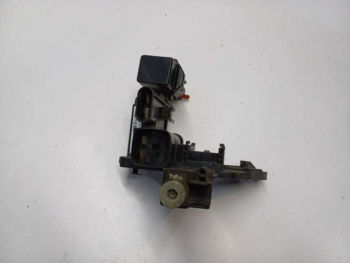BMW 3 F30 F35 F31 (2012 - 2018)  935615701 Узел подключения плюсовых проводов