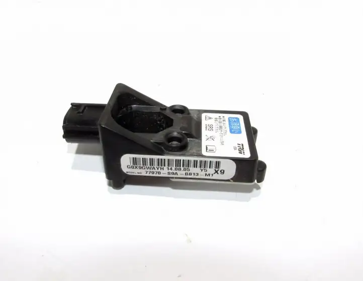 Honda CR-V (2004 - 2006) Датчик удара SRS — фото 4