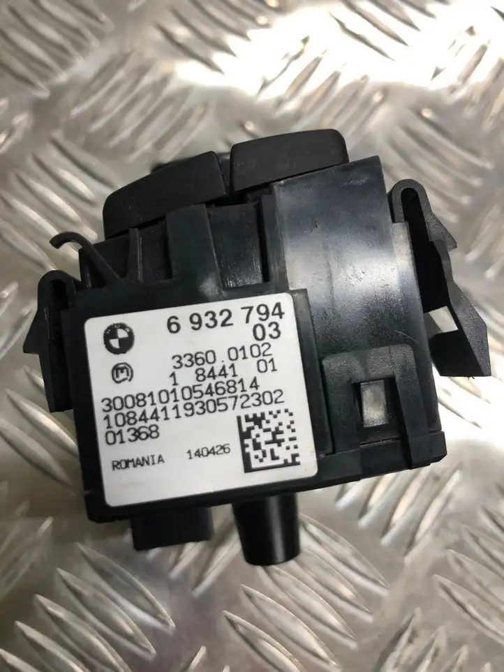 BMW 3 E90 E91 (2005 - 2012) 6932794 Включатель фонарей — фото 2
