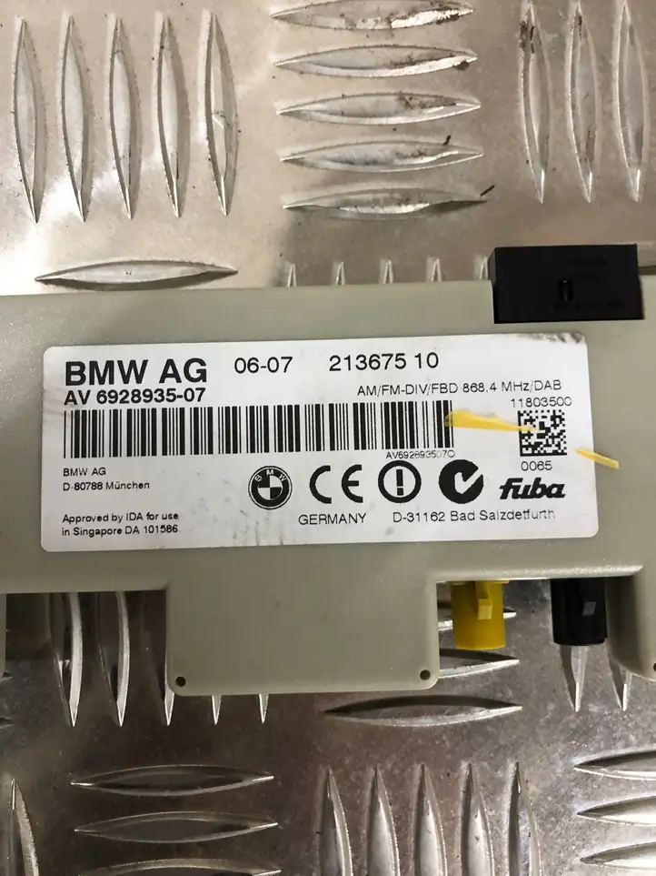 BMW 3 E90 E91 (2005 - 2012) 6928935 Усилитель антенны — фото 2