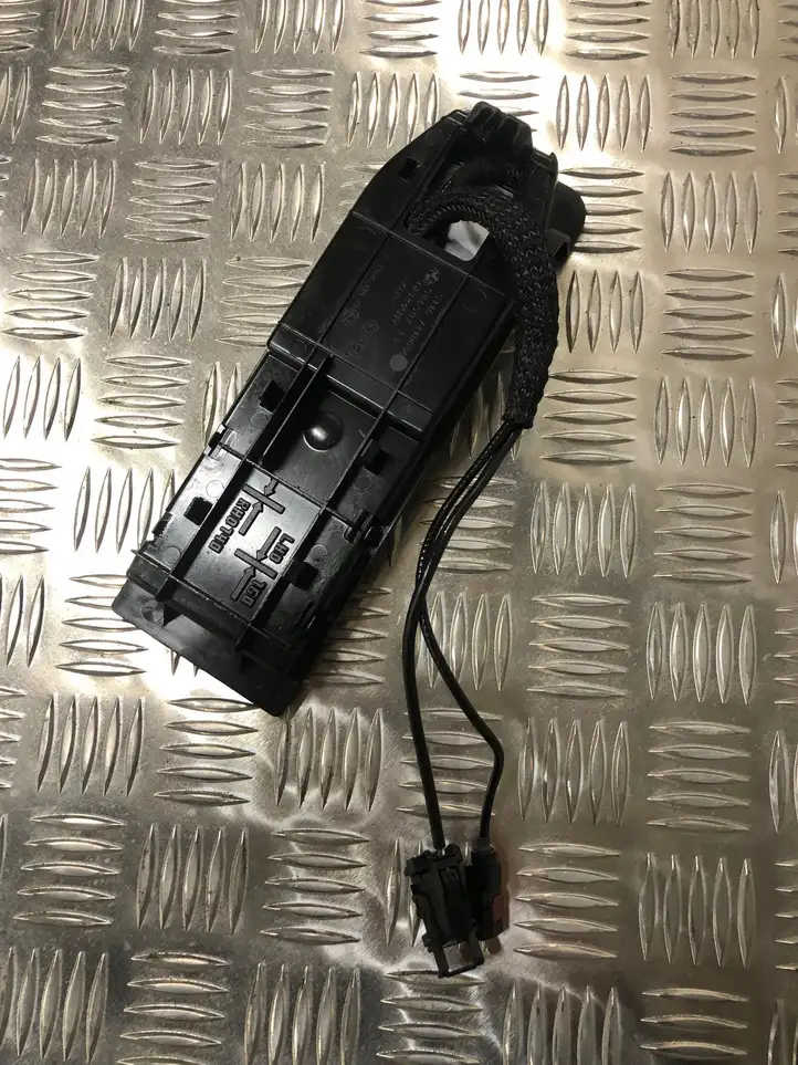 BMW 3 E92 E93 (2005 - 2014) 7118054 Блок GSM — фото 3