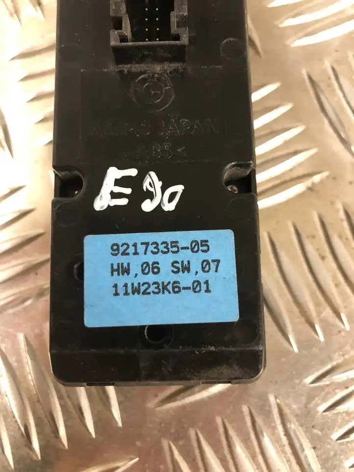 BMW 3 E90 E91 (2005 - 2012) 9217335 Кнопка стеклоподъемников — фото 2
