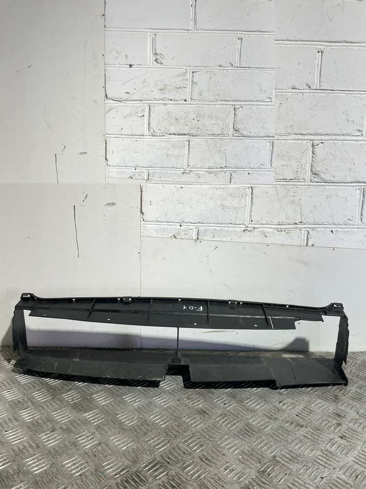 BMW 7 F01 F02 F03 F04 (2008 - 2016)  18779815 Устройство (устройства) для отвода воздуха