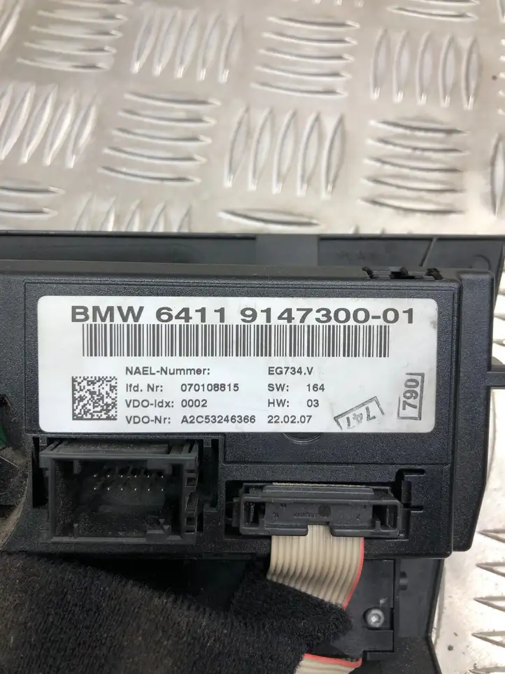 BMW 3 E90 E91 (2005 - 2012) 9147300 Блок управления климат-контролем — фото 2