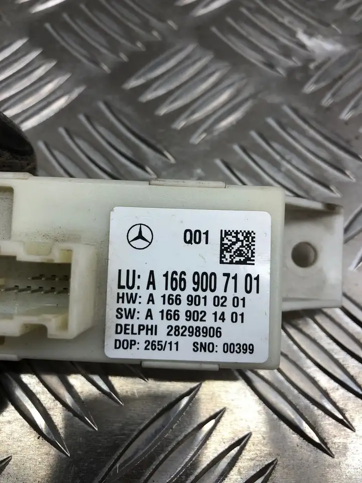 Mercedes-Benz C W204 (2007 - 2014) A1669007101 Блок управления светом — фото 2