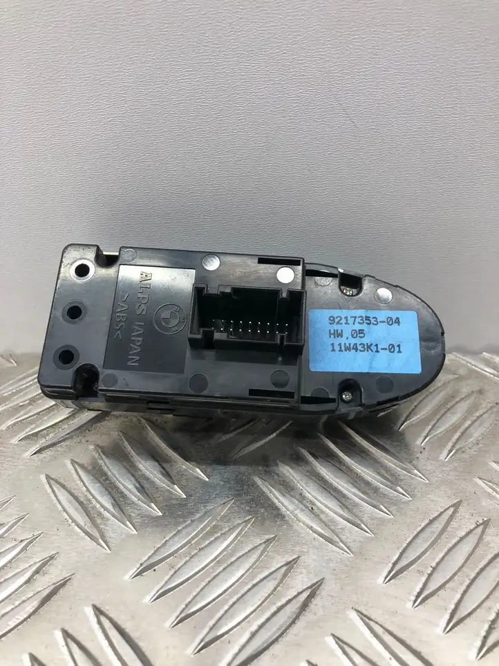BMW 3 E92 E93 (2005 - 2014) 9217353 Кнопка стеклоподъемников — фото 3