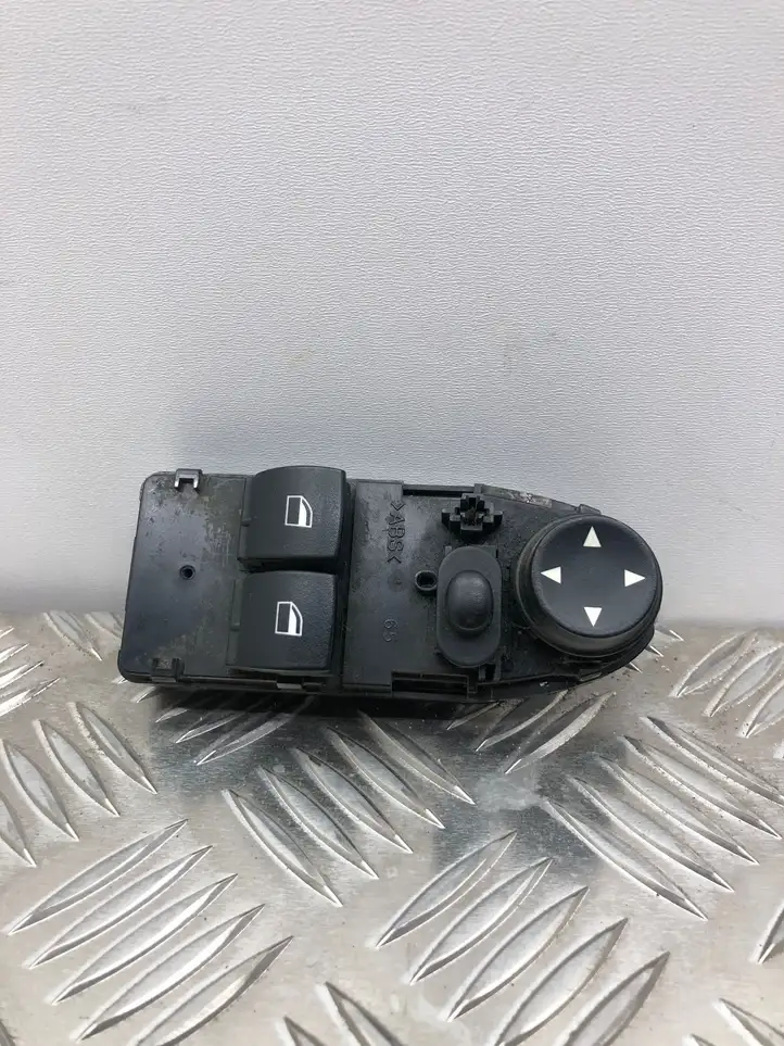 BMW 3 E92 E93 (2005 - 2014) 9167157 Кнопка стеклоподъемников — фото 1
