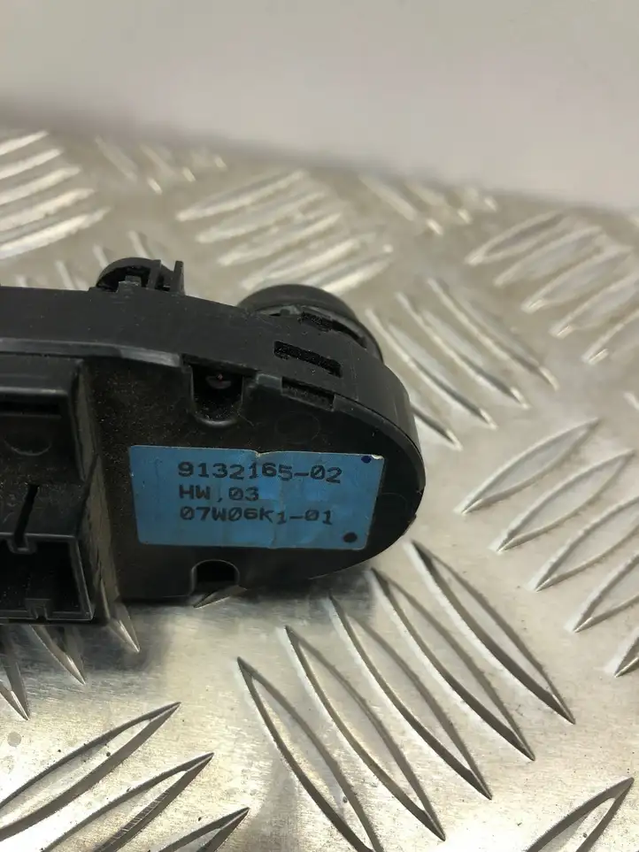 BMW 3 E92 E93 (2005 - 2014) 9132165 Кнопка стеклоподъемников — фото 2
