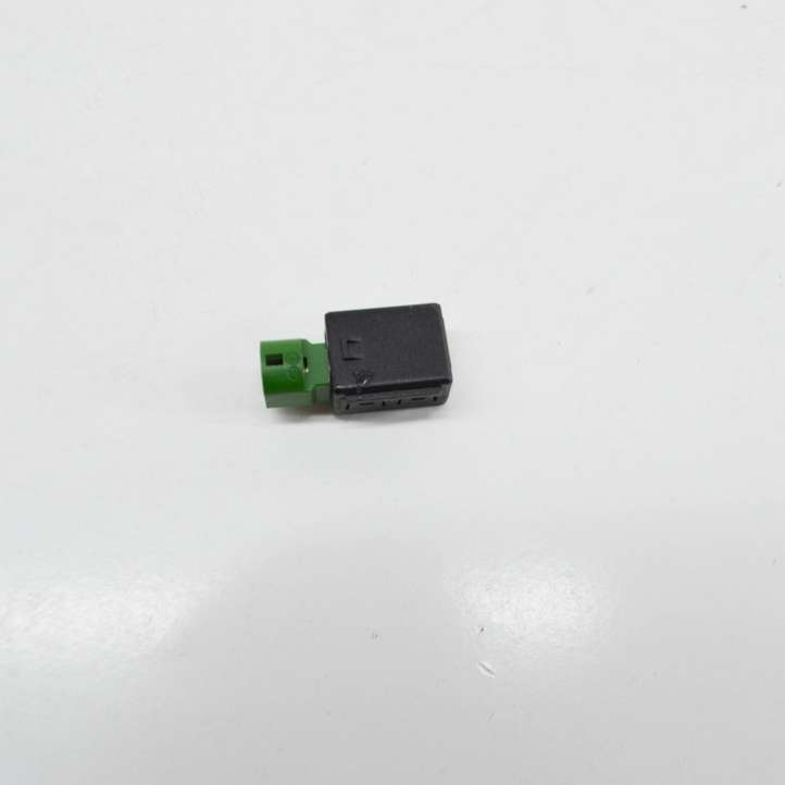 Audi Q5 (2017 - )  5Q0035726 Разъем USB
