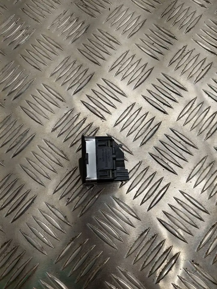 Mercedes-Benz C W204 (2007 - 2014) 10075077 Кнопка стеклоподъемников — фото 3