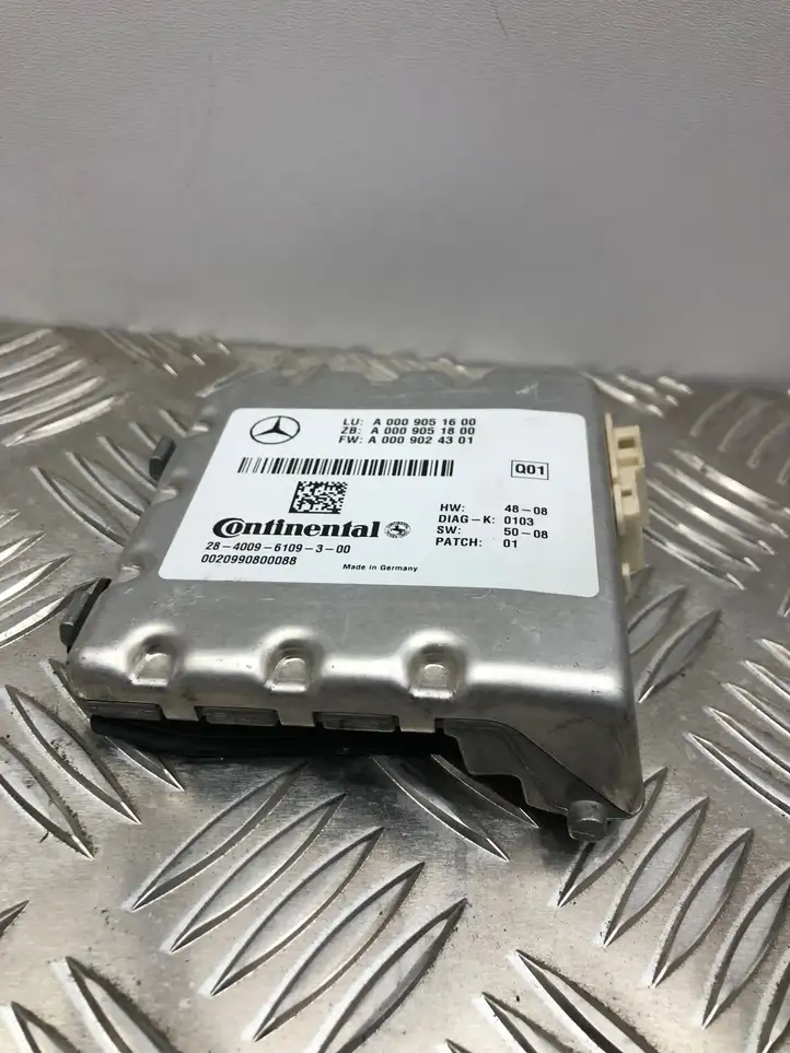 Mercedes-Benz E W212 (2009 - 2016) A0009024301 Камера в лобовом стекле — фото 4