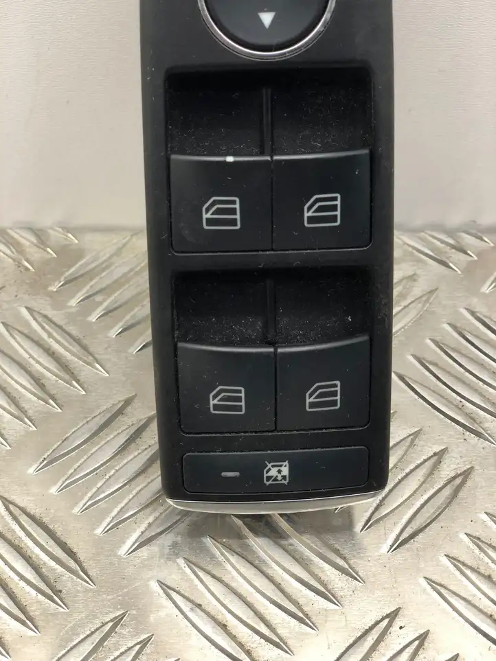 Mercedes-Benz C W204 (2007 - 2014) A2049055402 Блок кнопок стеклоподъемников — фото 6