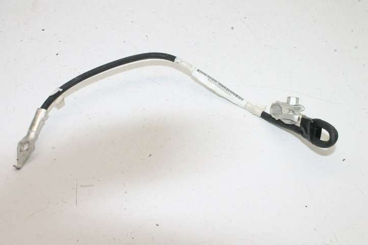 Toyota Yaris (2014 - 2019)  821630D040 Узел подключения плюсовых проводов
