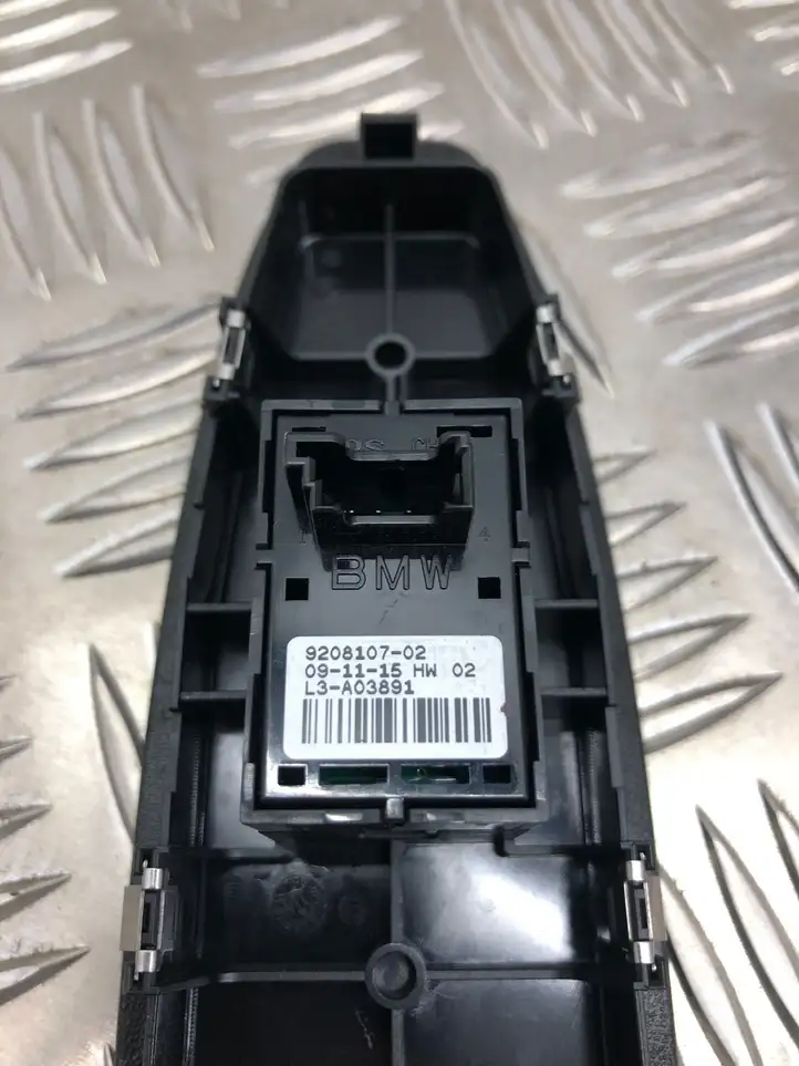 BMW 3 F30 F35 F31 (2012 - 2018) 9208107 Другие включатели / ручки/ переключатели — фото 2