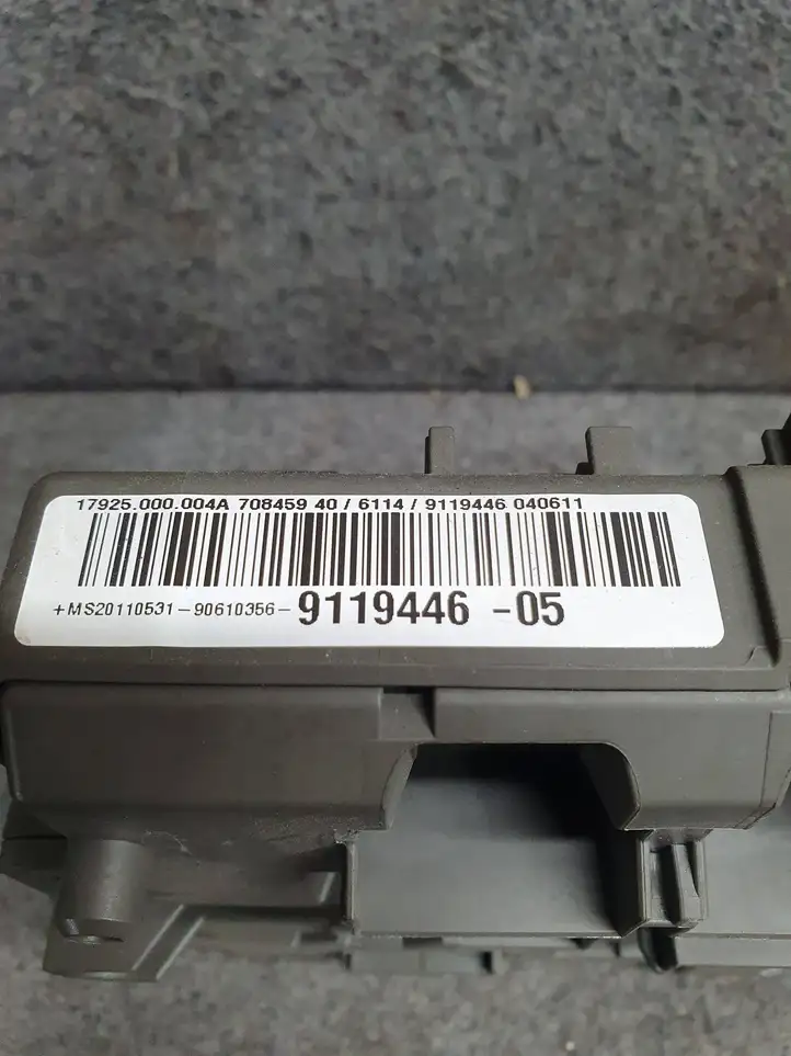 BMW 3 E90 E91 (2005 - 2012) 9119446 Блок предохранителей — фото 2