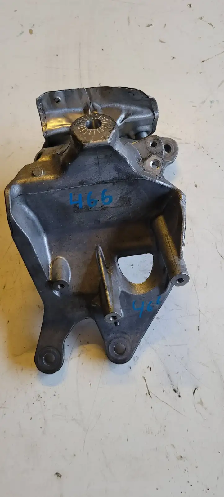 Audi A4 S4 B9 (2015 - 2019) 4M0199308BM Кронштейн двигателя — фото 3
