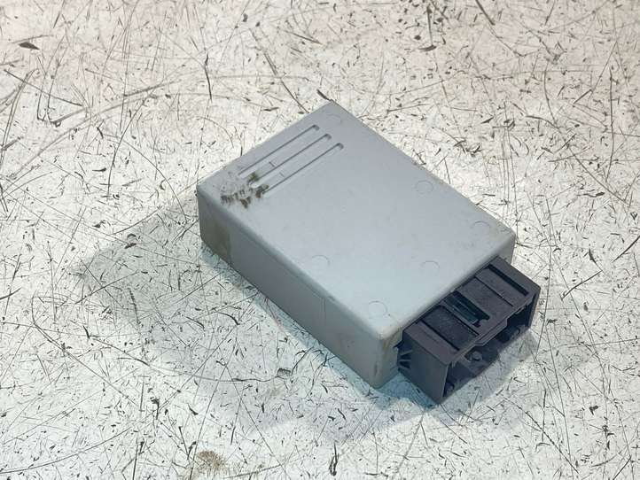BMW 5 E60 E61 (2004 - 2010)  6135922118001 Блок управления крюка для прицепа