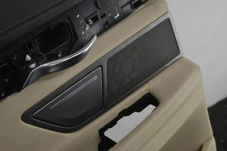 BMW 7 G11 G12 (2015 - 2022) Обшивка задней двери — фото 4