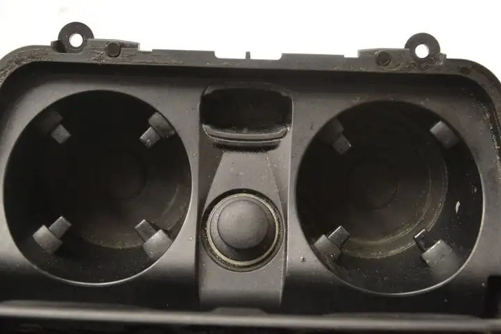 BMW 5 F10 F11 (2009 - 2016) 9277262 Передняя пепельница — фото 4
