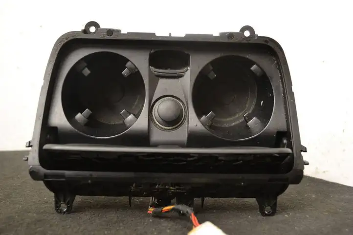 BMW 5 F10 F11 (2009 - 2016) 9277262 Передняя пепельница — фото 8