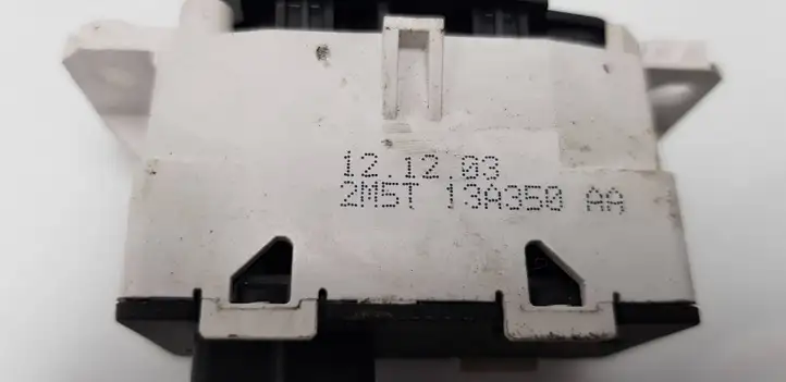 Ford Focus (1998 - 2004) 2M5T13A350AA Включатель аварийных фонарей — фото 4