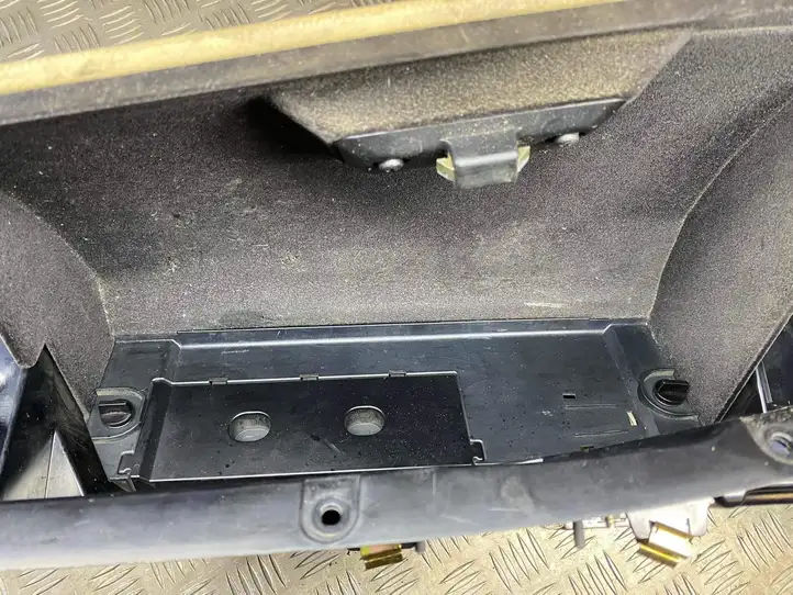 BMW 5 E60 E61 (2004 - 2010) 51167034080 Вещевой ящик — фото 8