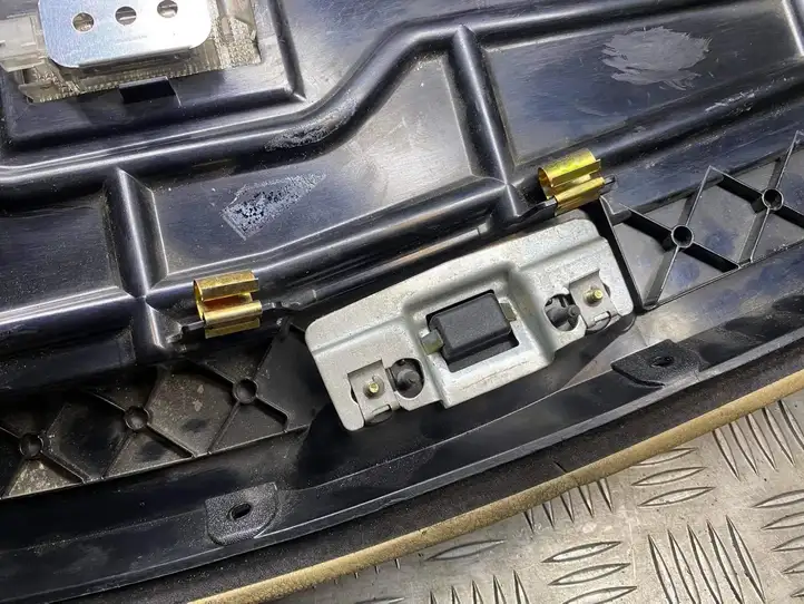 BMW 5 E60 E61 (2004 - 2010) 51167034080 Вещевой ящик — фото 19