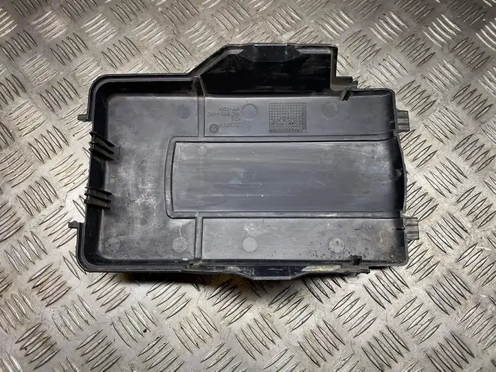 Skoda Octavia Mk2 (1Z) (2004 - 2013) 1K0915443C Крышка ящика аккумулятора — фото 6