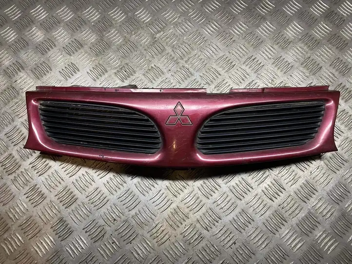 Mitsubishi Carisma (1999 - 2004) MB944763 Верхняя решетка радиатора — фото 1