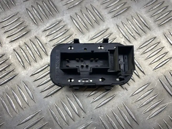 Ford Focus (1998 - 2004) 98AG14529AB Кнопка стеклоподъемников — фото 4