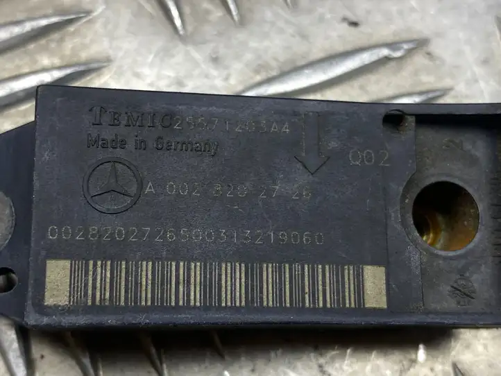 Mercedes-Benz E W211 (2002 - 2009) A0028202726 Датчик удара SRS — фото 2