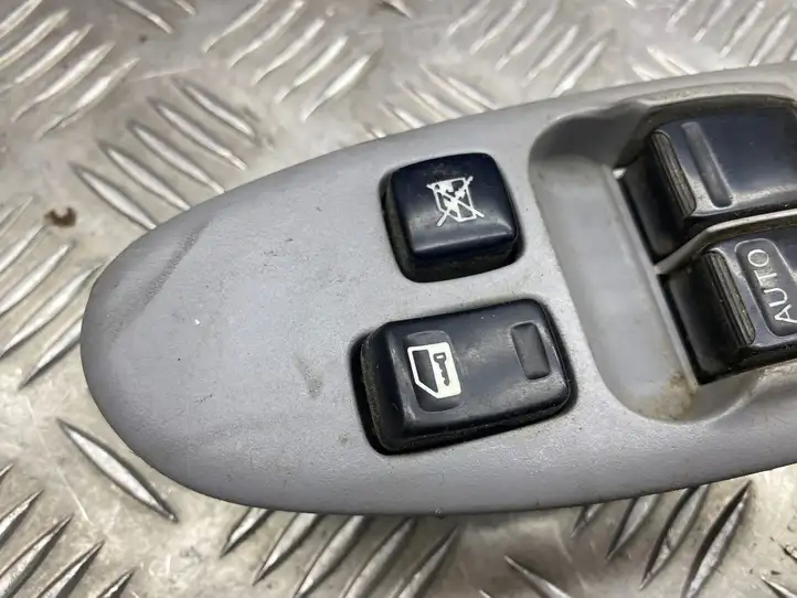 Nissan Almera N16 (2000 - 2010) 80961BU400 Блок кнопок стеклоподъемников — фото 3