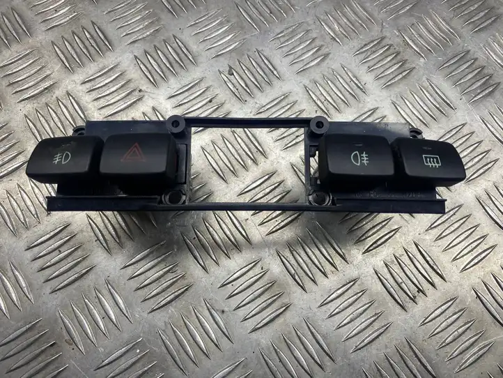 Hyundai Santa Fe (2000 - 2005) 26500 Включатель аварийных фонарей — фото 1