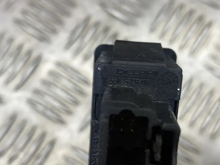 Citroen C5 (2001 - 2004) 11560532616 Кнопка стеклоподъемников — фото 2