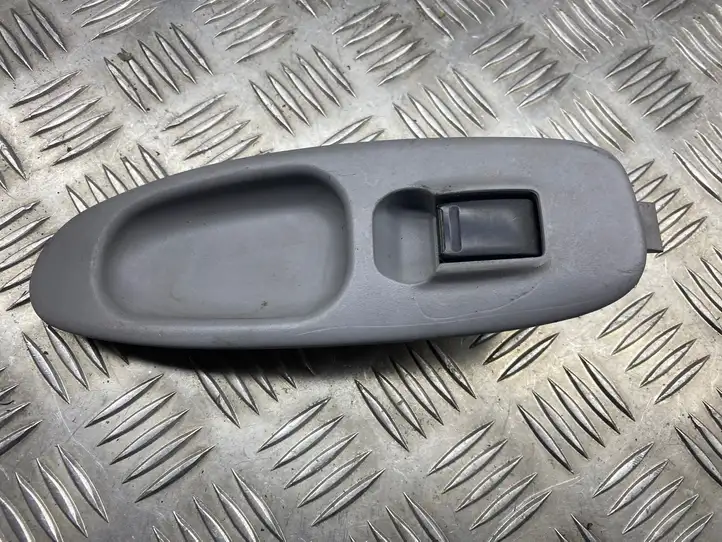 Nissan Almera N16 (2000 - 2010) 80960BU000 Блок кнопок стеклоподъемников — фото 1