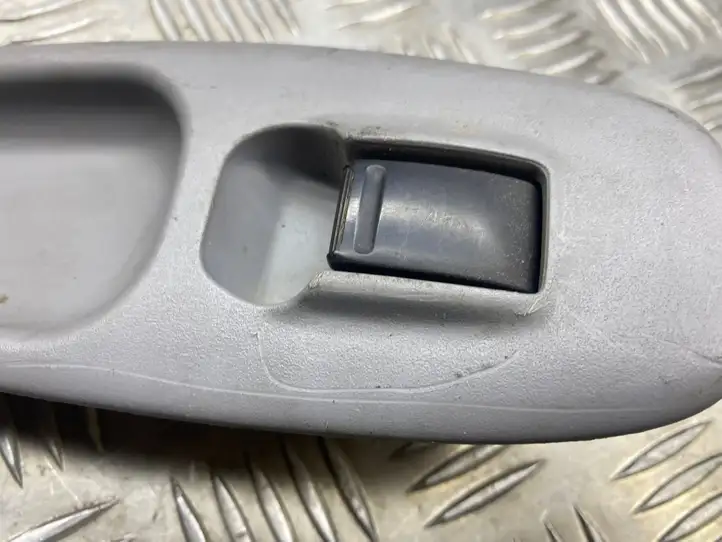 Nissan Almera N16 (2000 - 2010) 80960BU000 Блок кнопок стеклоподъемников — фото 3
