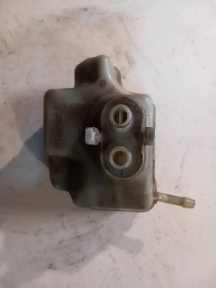 Audi A3/S3 8P (2004 - 2008) 1K1611301C Бачок тормозной жидкости — фото 4