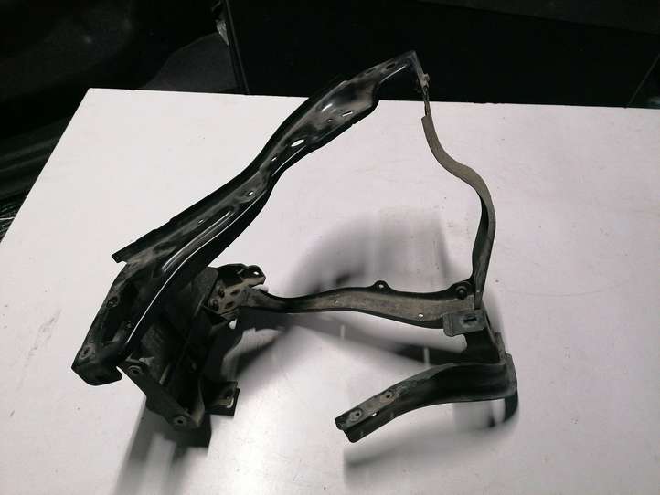 Mercedes-Benz E W212 (2009 - 2016)  PP212620021 Держатель передней фары