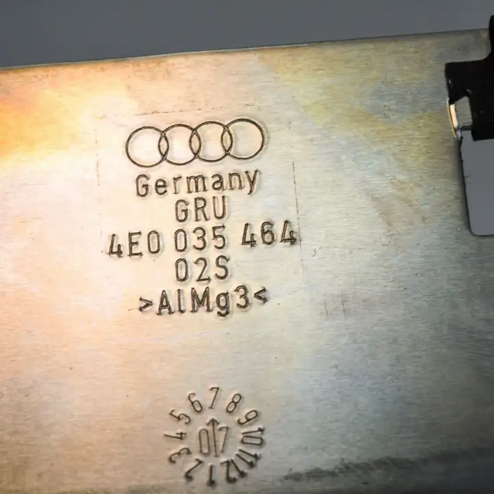 Audi A8 S8 D3 4E (2005 - 2007) 4E0035464 Прочие детали салона — фото 4